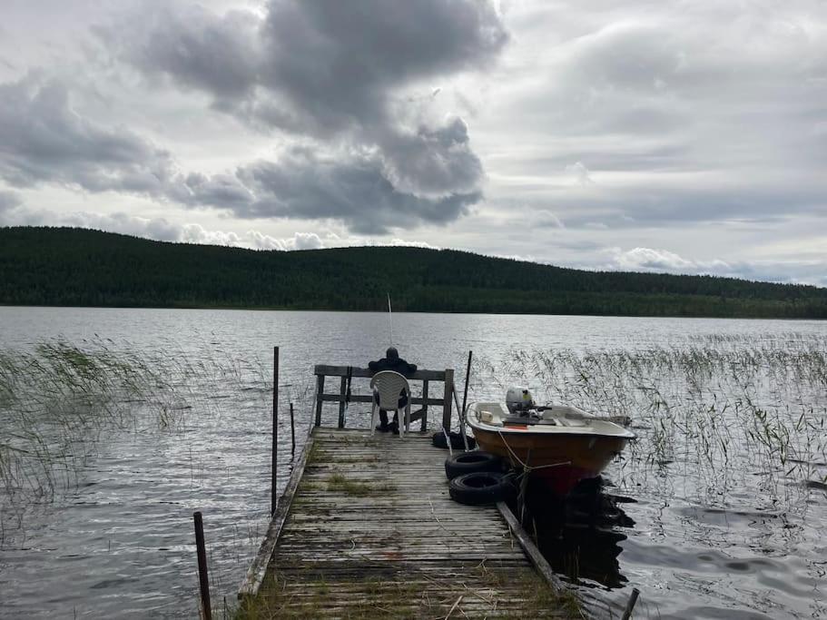 Lakeside Wilderness Cabin Jokkmokk Buitenkant foto